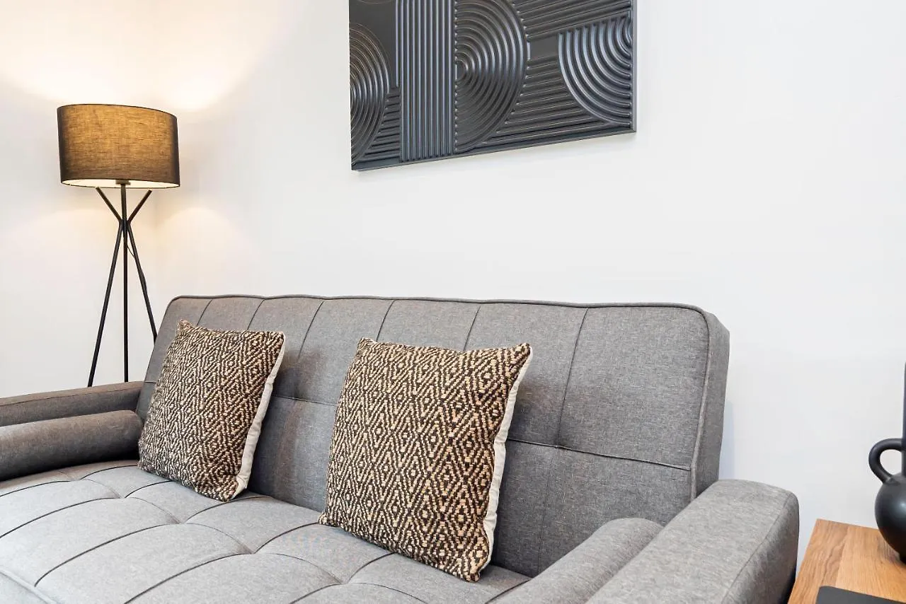 Modern 2-Bed Apartment Sleeps 5 Free Parking Southampton 0*,  United Kingdom